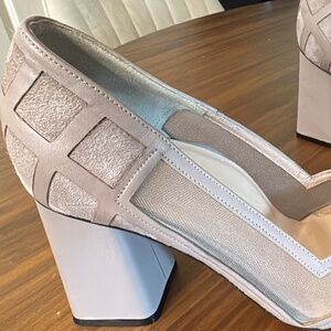 Ari Pointed Toe Pump - Grey